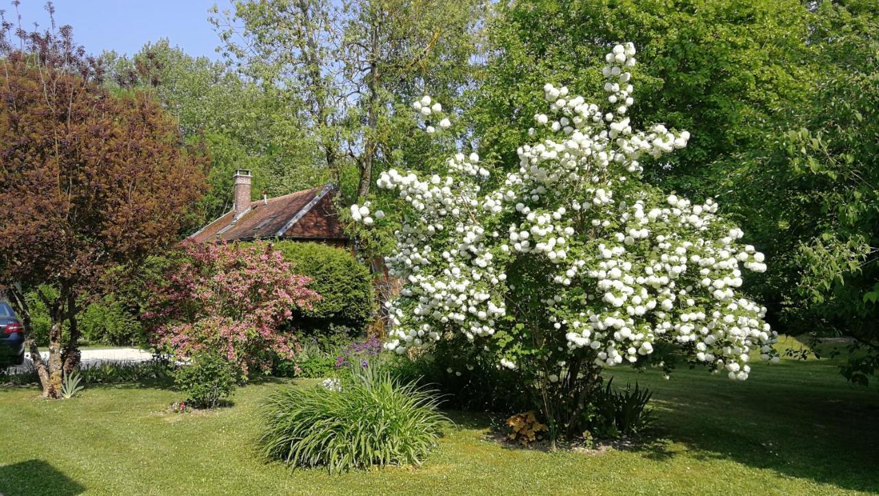 Domaine Du Carouge Hotel Lirey Buitenkant foto